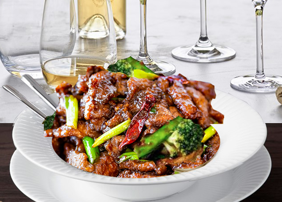 A plate of food with broccoli and meat.